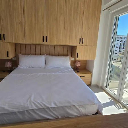 Seaside Daire Golem (Tirana)